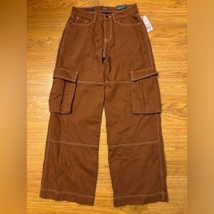 NWT Wild Fable Mid Rise Cargo Pants (Size: 2/31.5 Inseam)